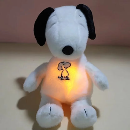 
SleepyBuddy™ – Oddychający Pluszak z Kołysankami i Delikatnym Światłem 🐶💤