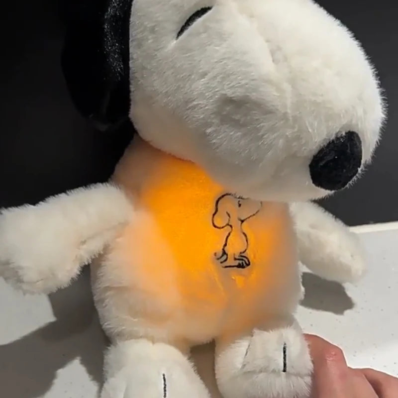 
SleepyBuddy™ – Oddychający Pluszak z Kołysankami i Delikatnym Światłem 🐶💤